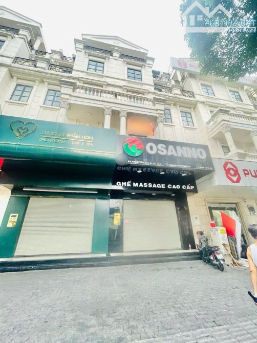 Phường Hạnh Thông, Ho Chi Minh City