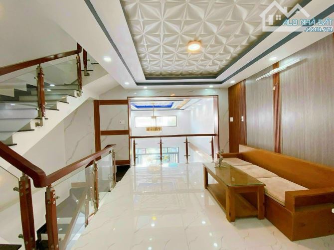 Phường Nhà Bè, Ho Chi Minh City