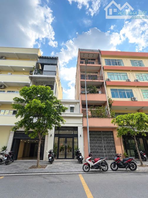 Phường Cầu Ông Lãnh, Ho Chi Minh City